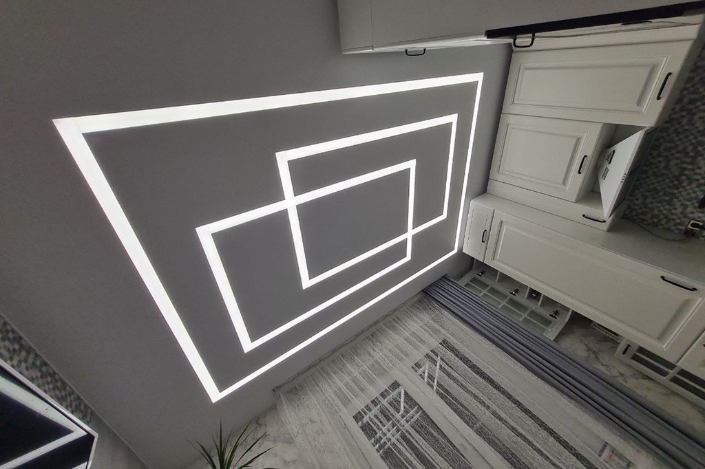 Tavane extensibile cu profile LED